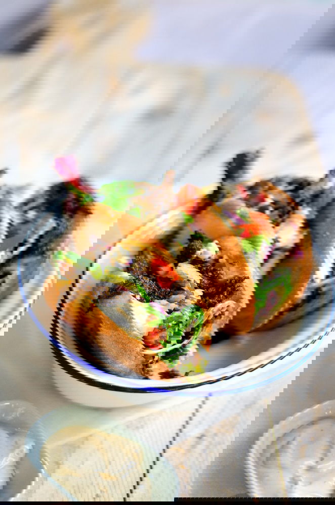 Broodje Zwarma - Vegetarische shoarma op basis van oesterzwammen